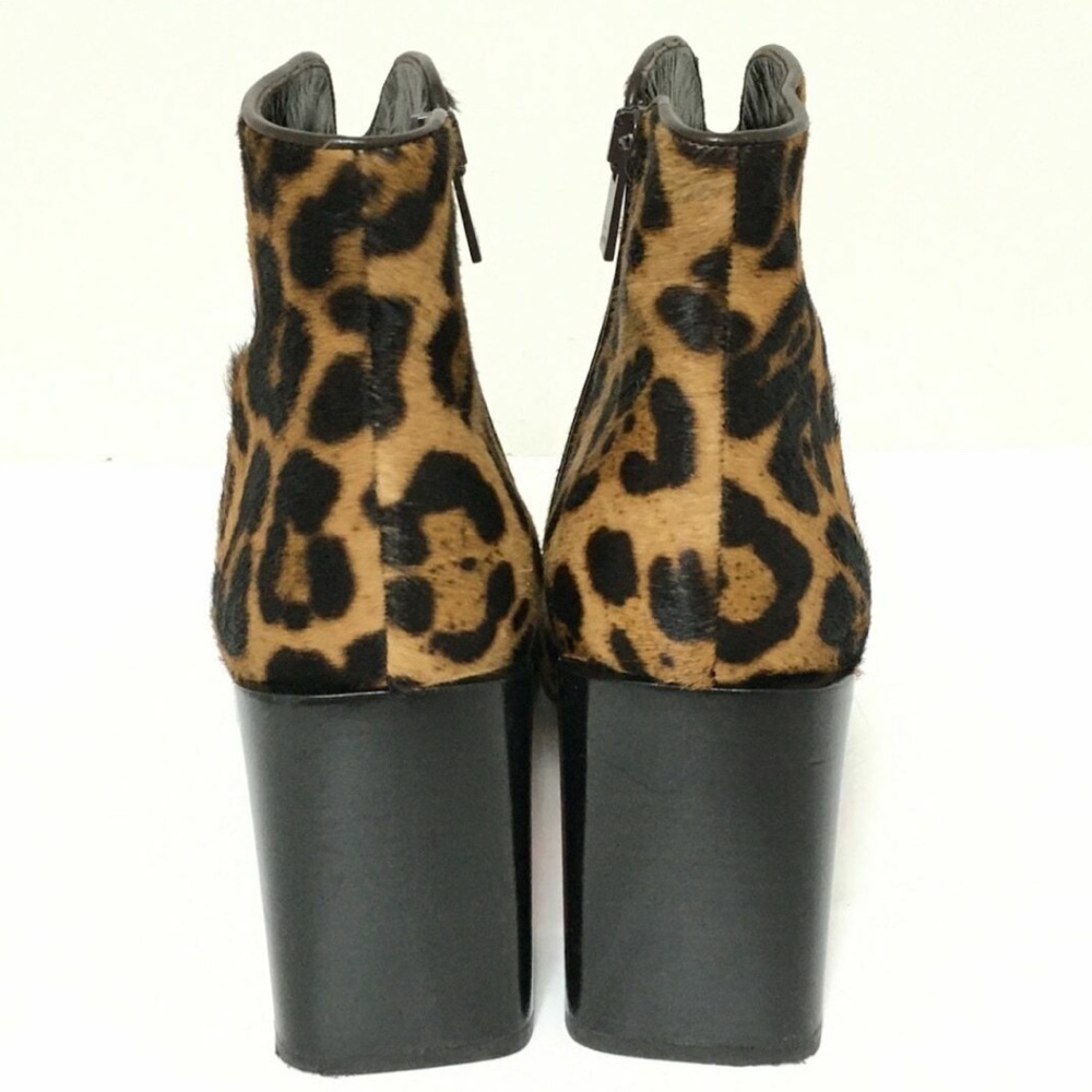 🆕 Christian Louboutin " Castarika" Collection Leopard print Boots - Picture 6 of 11